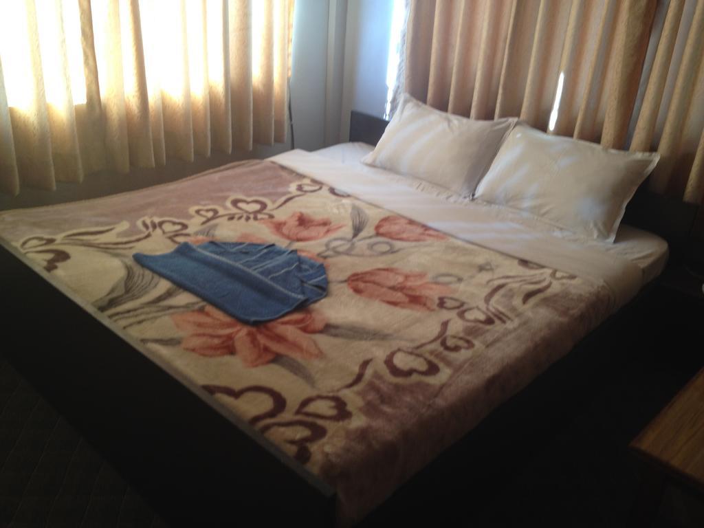 Hotel Aagaman Катманду Экстерьер фото