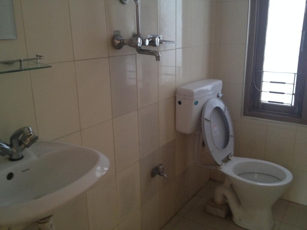 Hotel Aagaman Катманду Экстерьер фото
