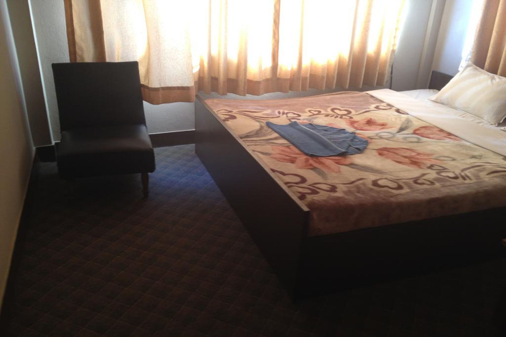Hotel Aagaman Катманду Экстерьер фото