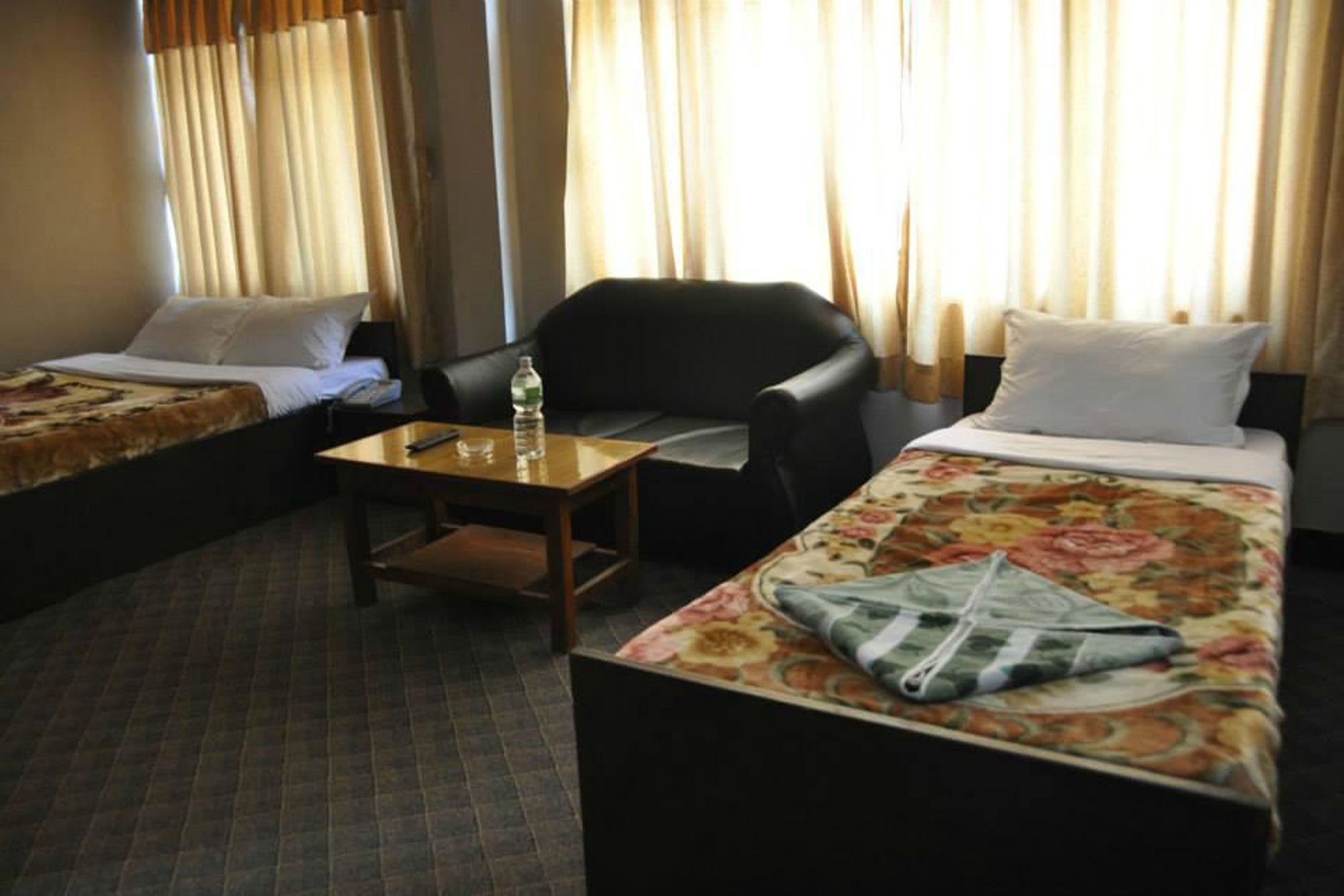 Hotel Aagaman Катманду Экстерьер фото