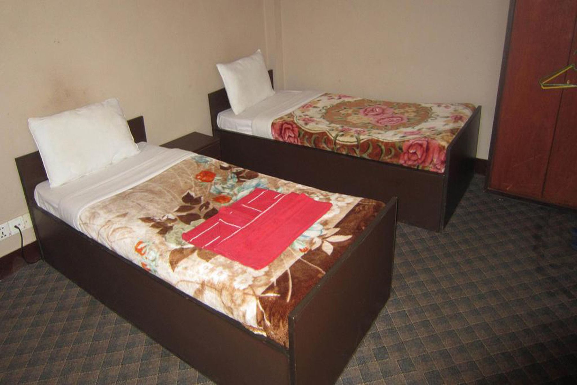 Hotel Aagaman Катманду Экстерьер фото