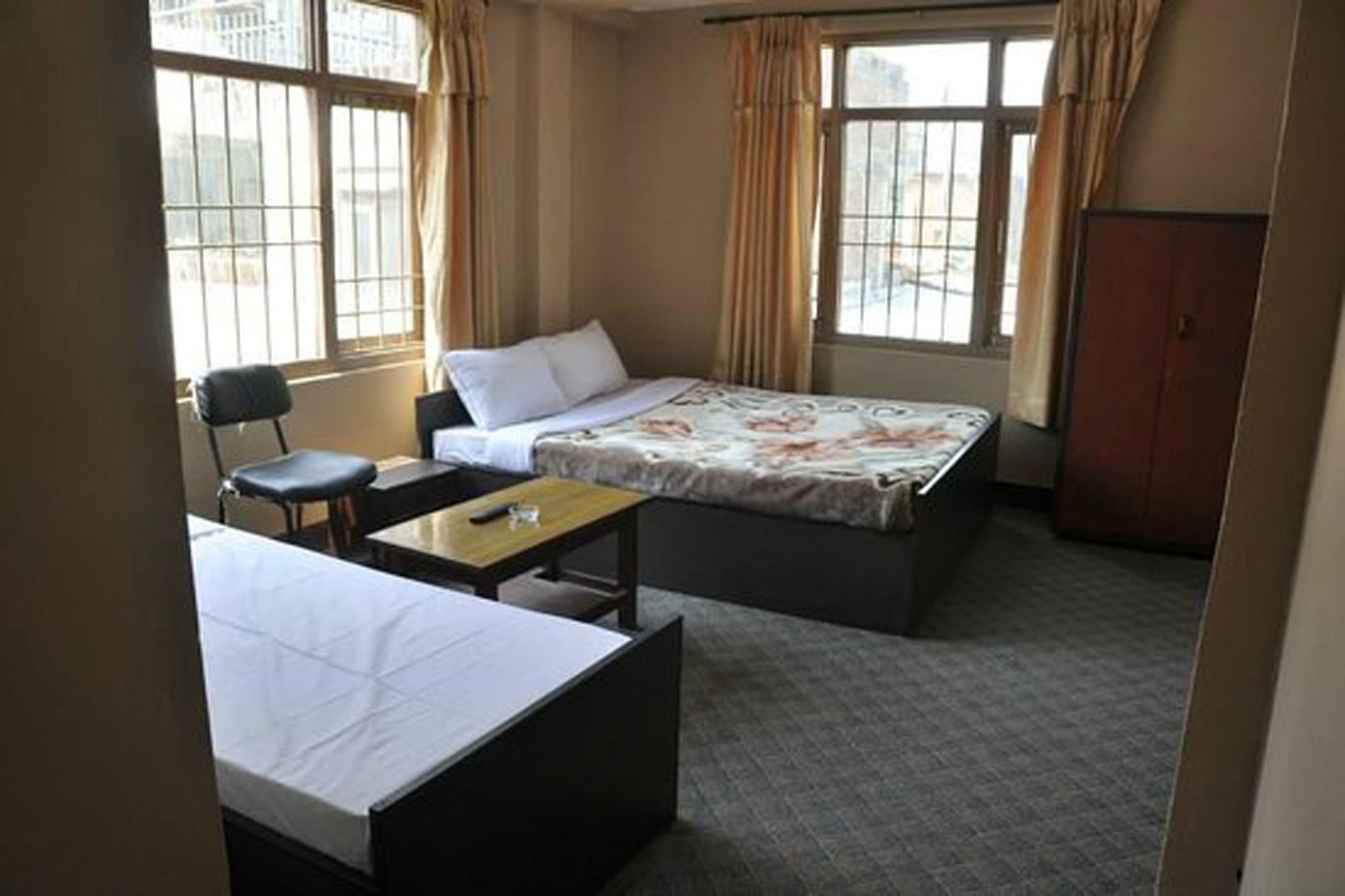 Hotel Aagaman Катманду Экстерьер фото